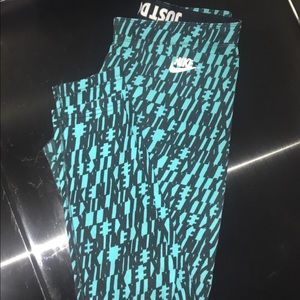 Nike Sportswear Leg-A-See 7/8 Leggings